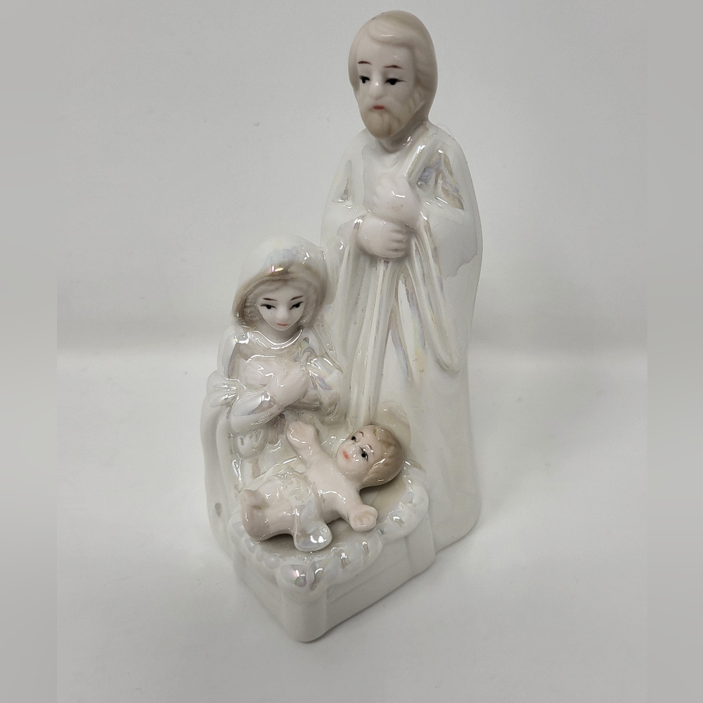Pier 1 Holy Family Nativity Baby Jesus Mary Joseph Christmas iridescent Figurine